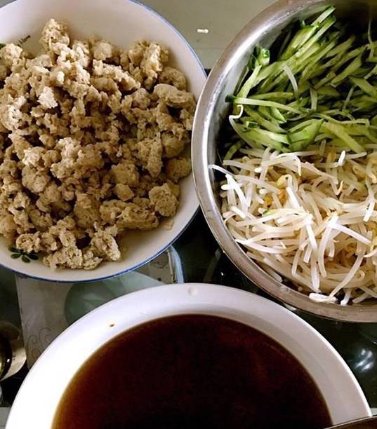夏天快到了,饭店厨师教你做凉皮的做法,收藏起来,增长厨艺_清水_面团