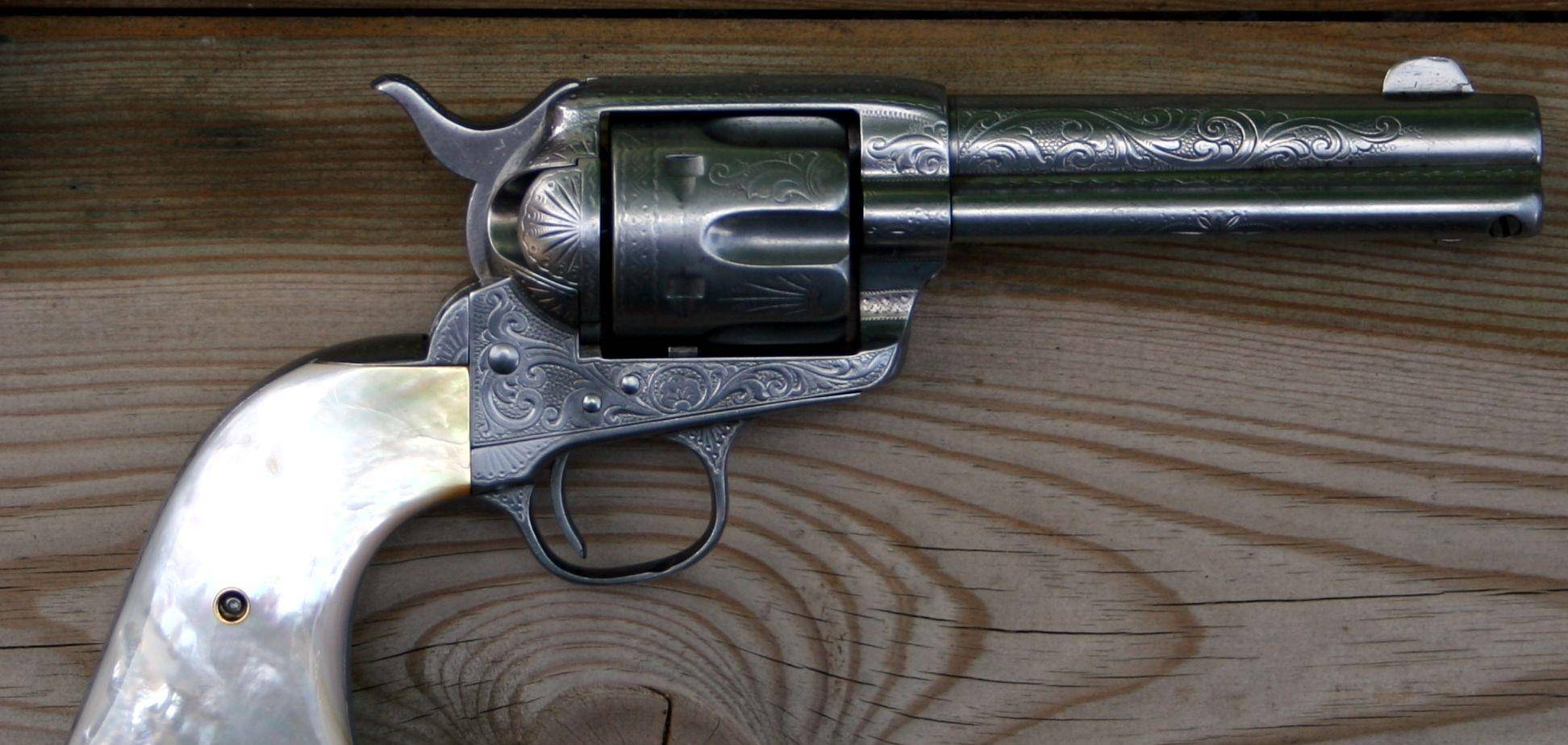 大佬配啥手枪:希特勒瓦尔特,斯大林马卡洛夫,巴顿柯尔特_丘吉尔_麦克