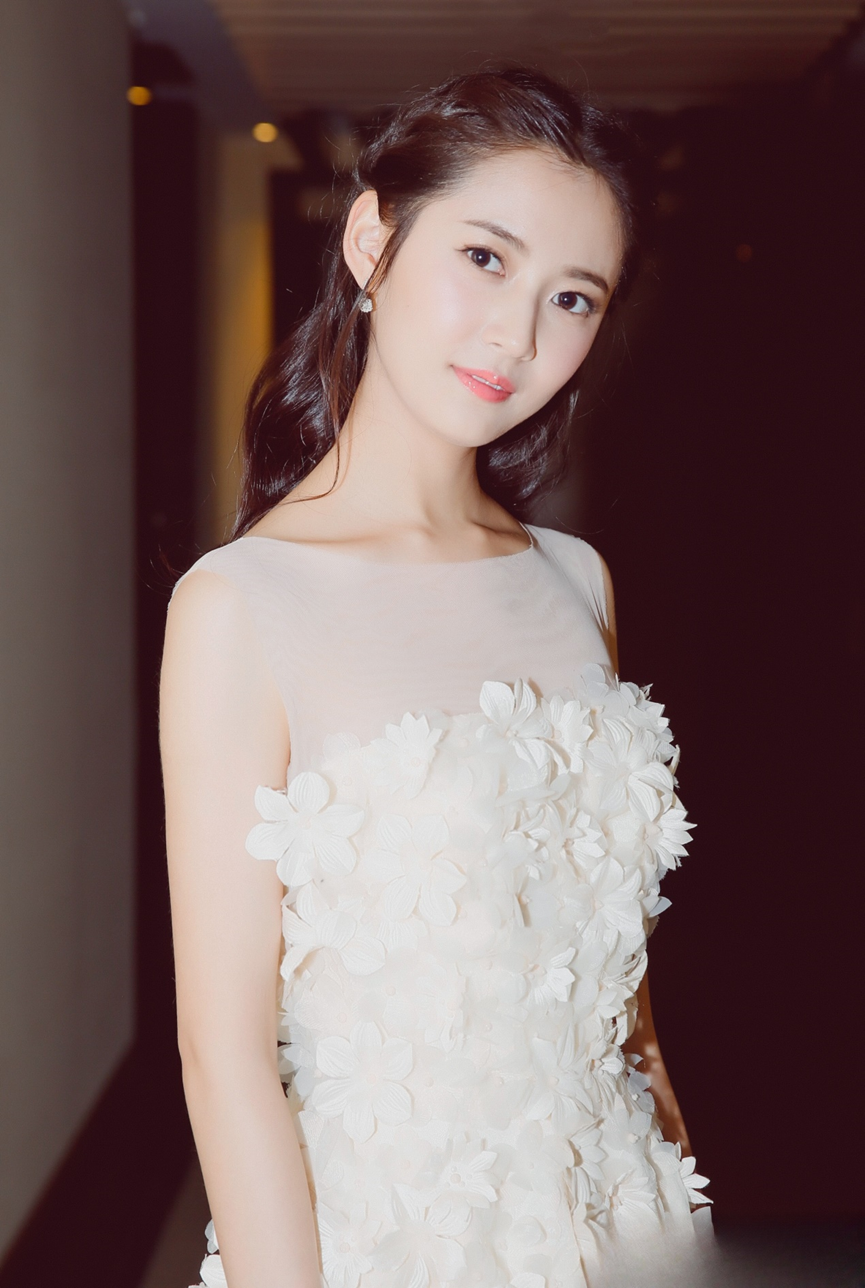 31岁陈钰琪,性感得让人着迷!_表演_挑战_才能