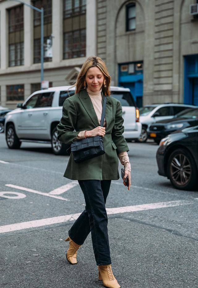 2021年超流行的颜色之一,深绿色单品不能错过,显白还显气质_女性_色彩