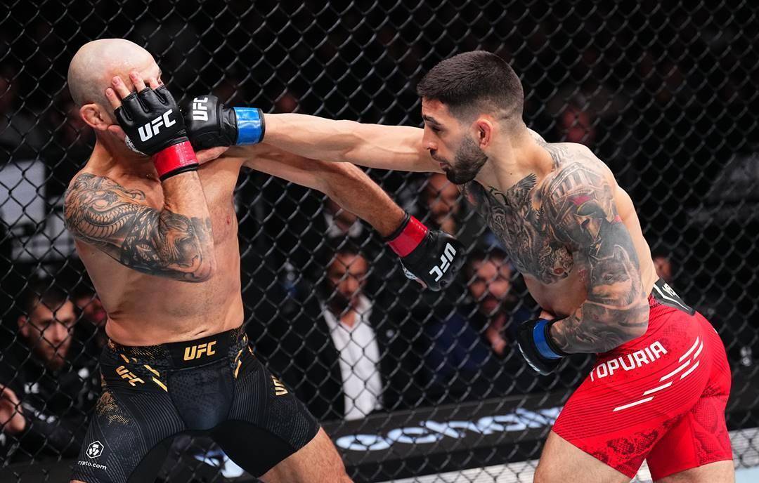 托普里亚ko夺得ufc羽量级冠军金腰带,张名扬首局ko获胜_比赛_回合