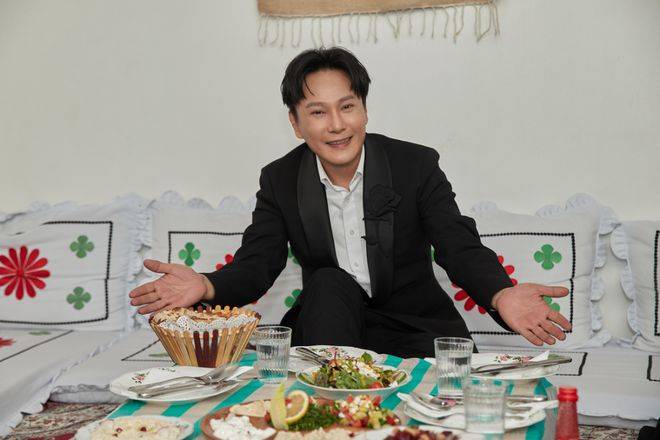 阿联酋官方授予张信哲"aim文化友好大使"称号_迪拜_中国区_全球