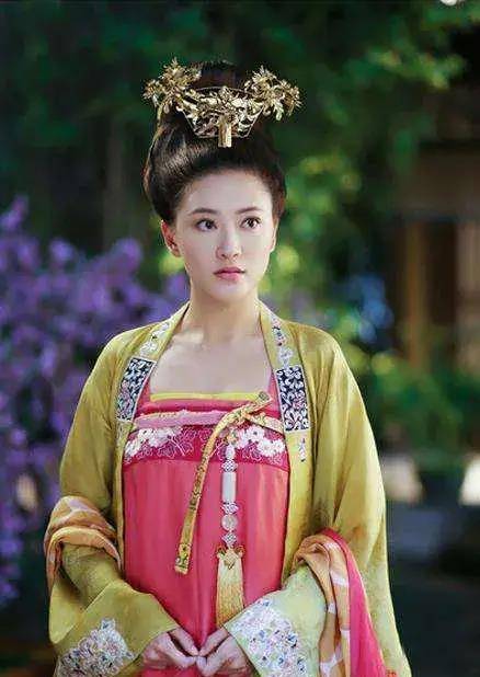 美人制造超豪华阵容美女群像,迪丽热巴5分钟领盒饭,17位谁最美_苏莲衣