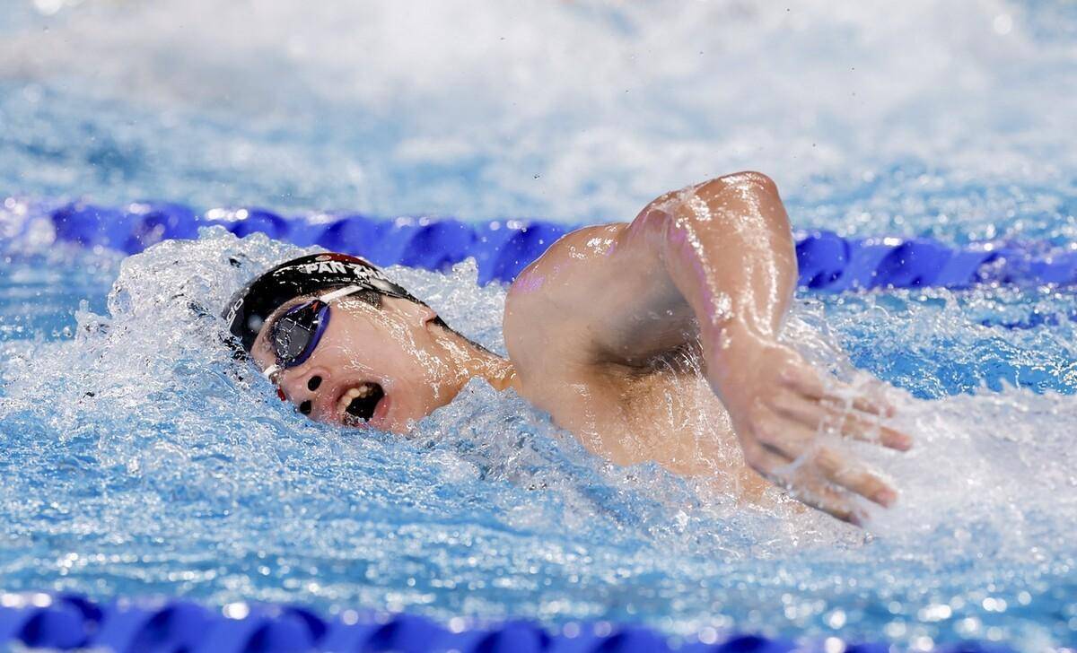 19岁潘展乐创造历史,打破男子100米自由泳世界纪录_游泳_选手_事业