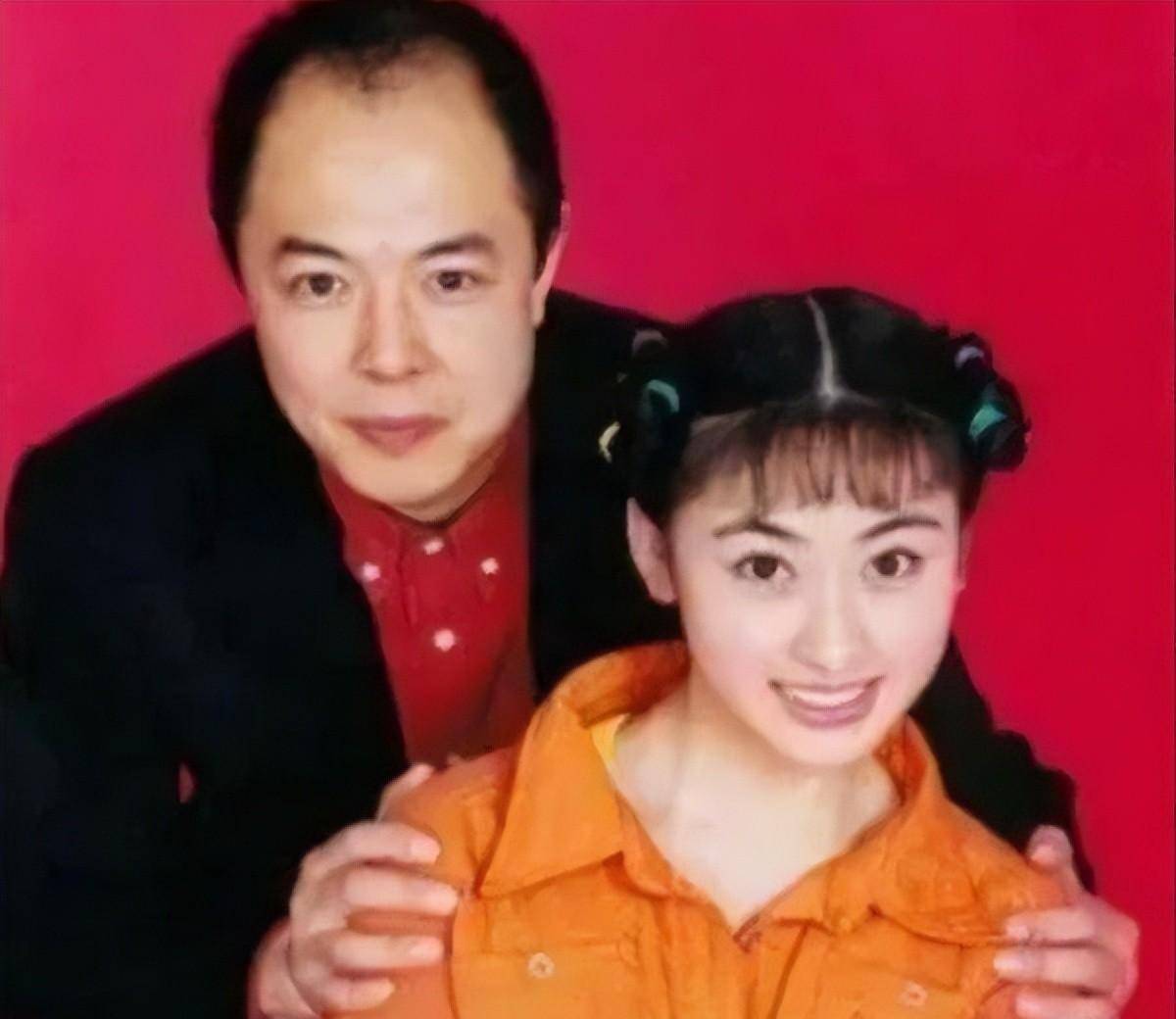 张铁林:舌吻徐峥老婆惹人嫌,潇洒一生独爱18岁女友,遍地结果_侯俊杰