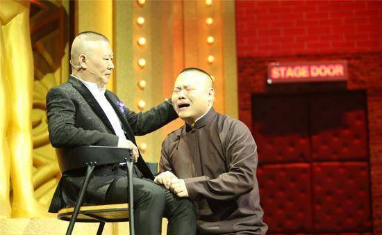 10年前曹云金逼师娘下跪侮辱恩师,7年后岳云鹏一顿饭