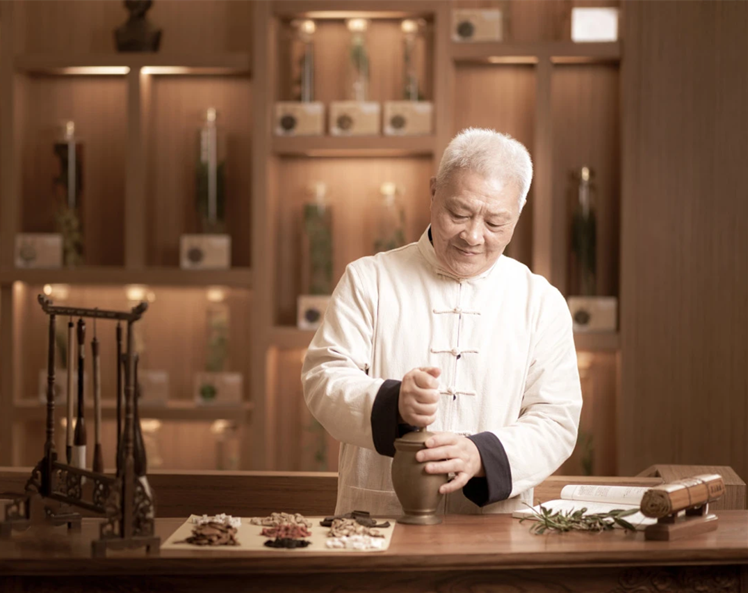 肝是人体非常重要的器官,既排毒也藏血,中医有百病从肝治的说法,本文