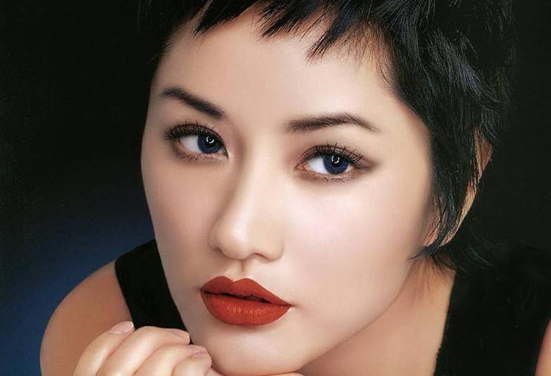 瞿颖:助李亚鹏上位却遭背叛,错爱张亚东11年被辜负,只能做后妈_罗中旭