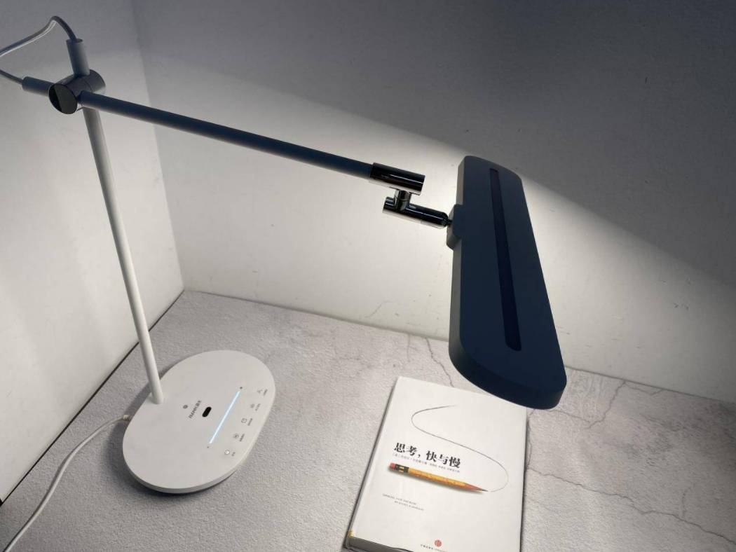 学生应该用什么灯?最适合学生使用的五大优质护眼台灯推荐