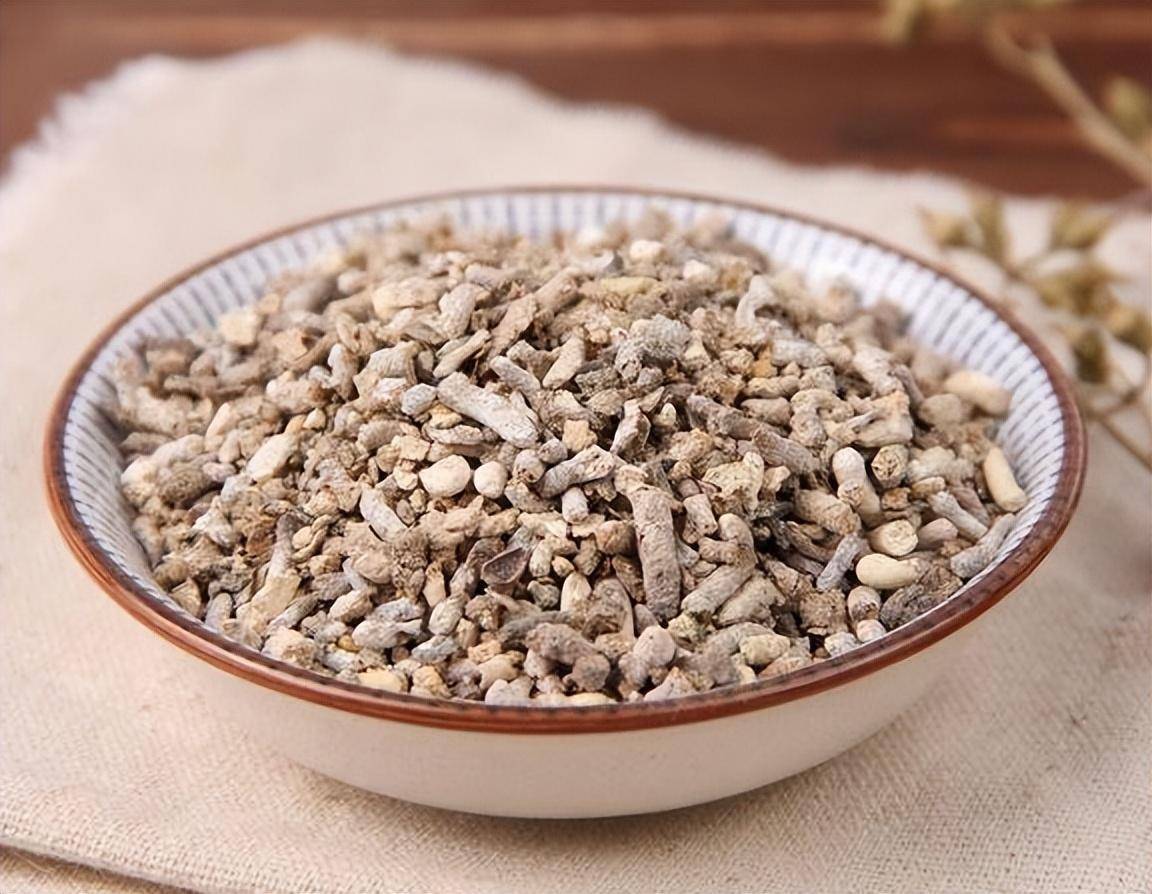 粪便比肉贵,有人饲养麻雀只为收集粪便,麻雀粪便到底有什么用?_人们_