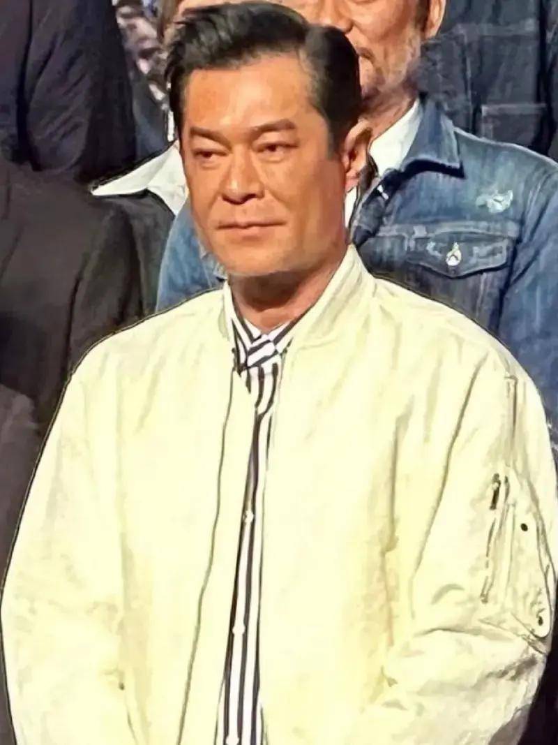 香港这一夜,古天乐脸垮成蜡像,曾志伟胖一圈,70岁成龙赢麻了_明星