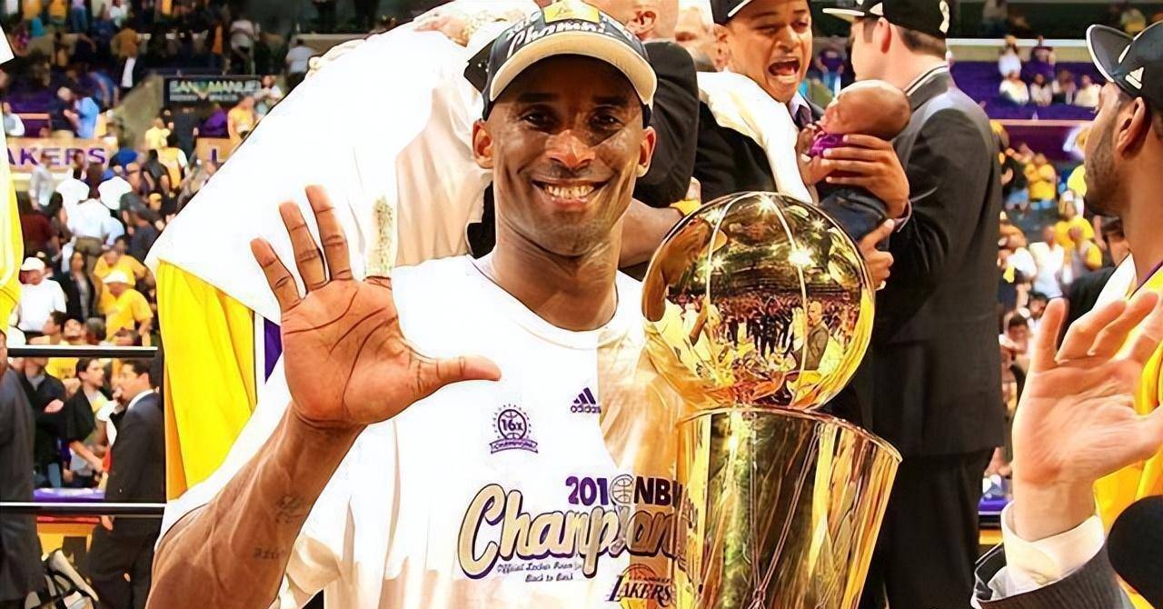 科比带领湖人队连续三年杀入总决赛,夺得两连冠和两座fmvp奖杯