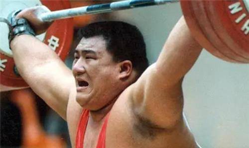 "亚洲第一力王"才力:8年夺60个冠军,退役后成门卫,33岁病逝_举重_时候