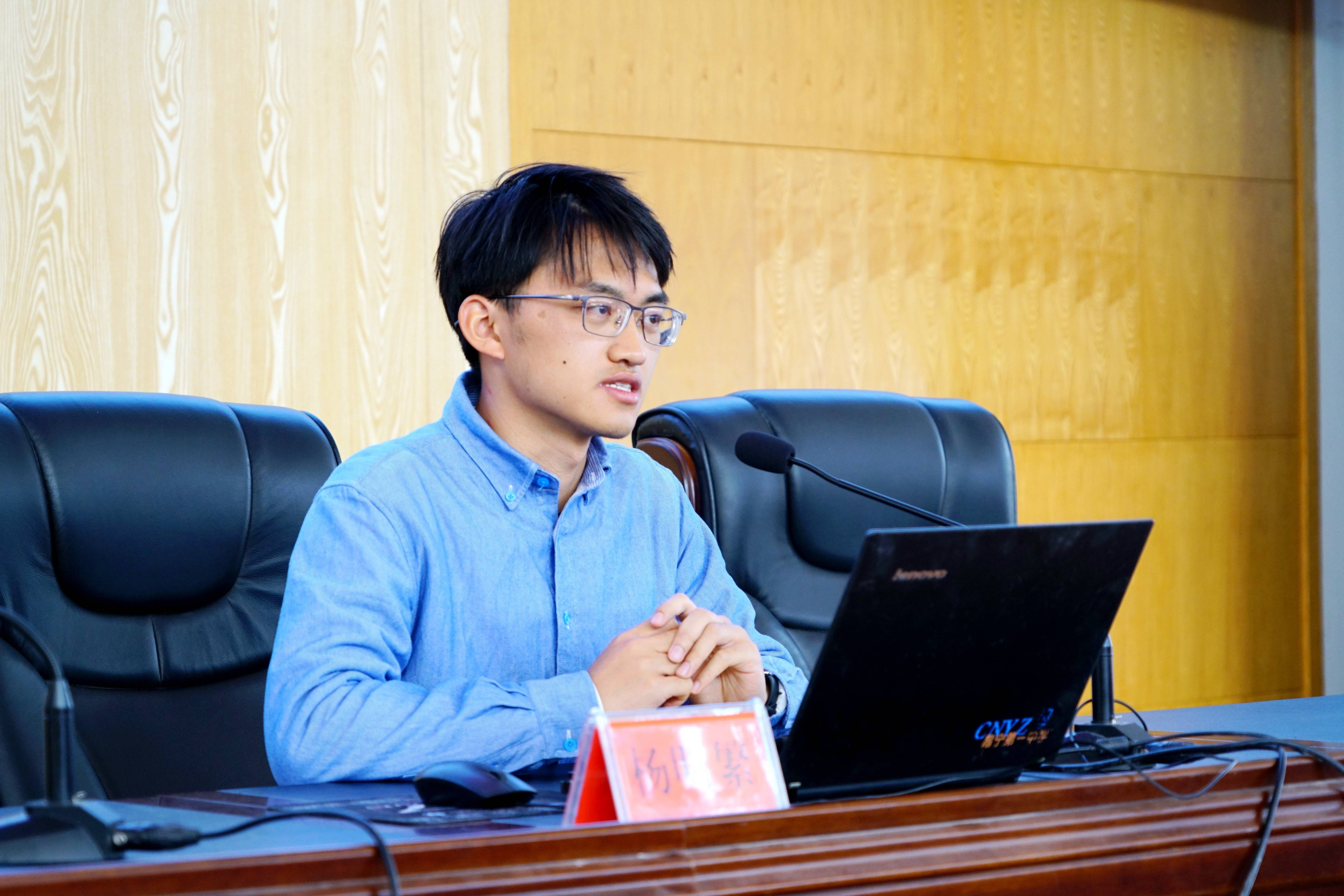 局在昌宁县第一中学开展昌宁籍清华大学学生杨明繁,乔磊讲学专题讲座