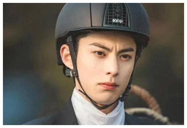 95后演员王鹤棣:多角色演绎,演技出众,受瞩目!_成功_演艺_道路