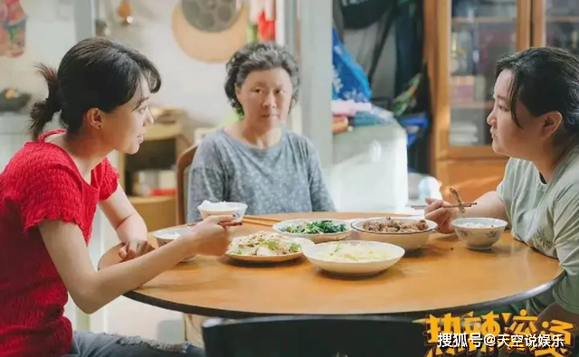 华晨宇调侃张小斐:要听贾玲的话才有机会拿奖,小斐回复超搞笑_观众