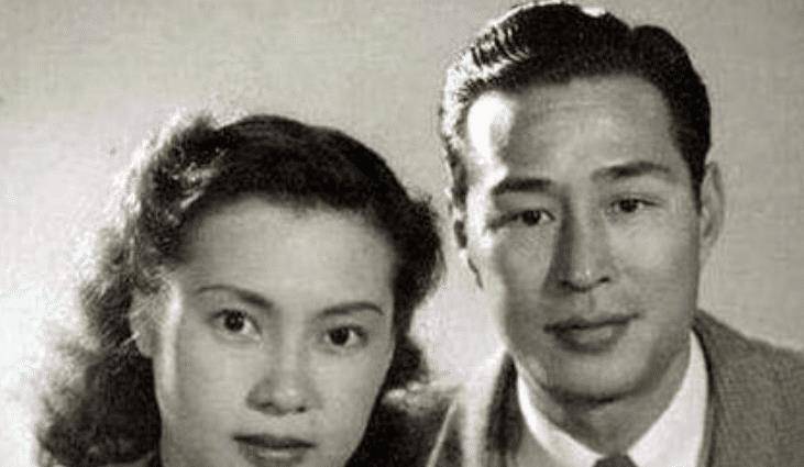 她曾先后嫁过两任丈夫,第一任丈夫是话剧演员陈天国,在他的威逼利诱下