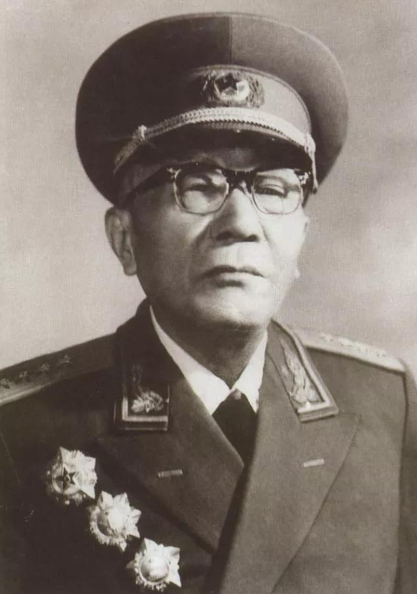 帮忙下,1980年梁兴初返回了北京,并被组织安排在北京军区赵家楼招待所