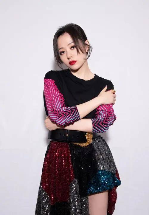 张靓颖:与冯轲相爱15年,被骗走6亿身家,离婚5年后二人天差地别_音乐