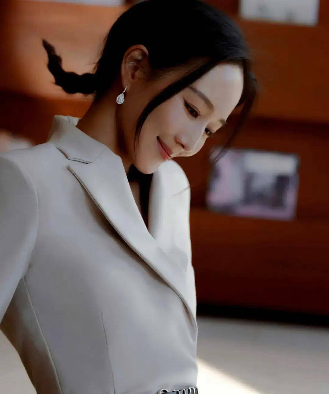 "学霸vs美人",41岁的她还是个演技派,自律的人生更抬咖加魅力_张钧甯