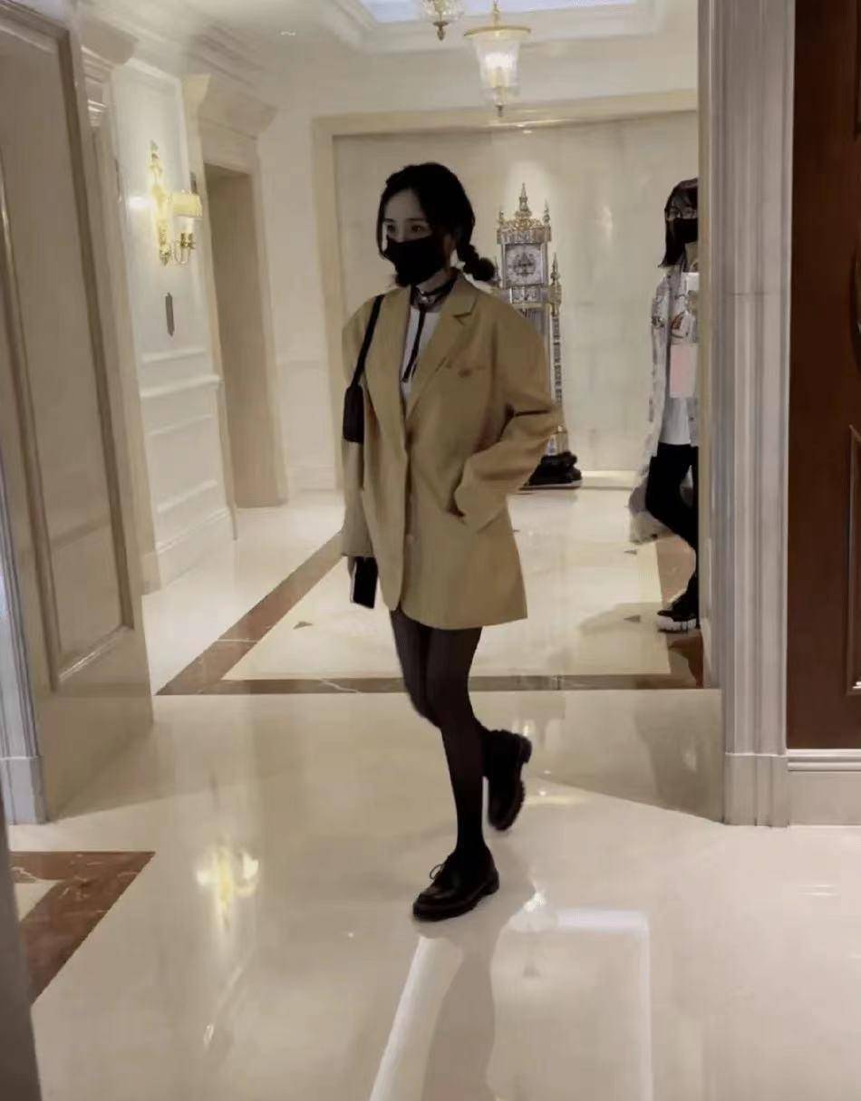 36岁杨幂瘦过头了吧!