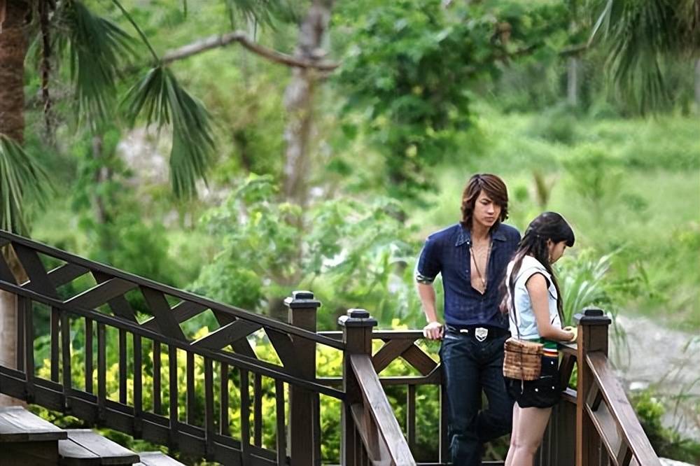 王心凌渣男前男友跟媒体讲王心凌17岁已不是初夜,还曝光私密照_范植伟