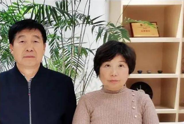 田静上演自相矛盾的闹剧,发声给许敏定心丸,行动上却支持杜新枝_郭威