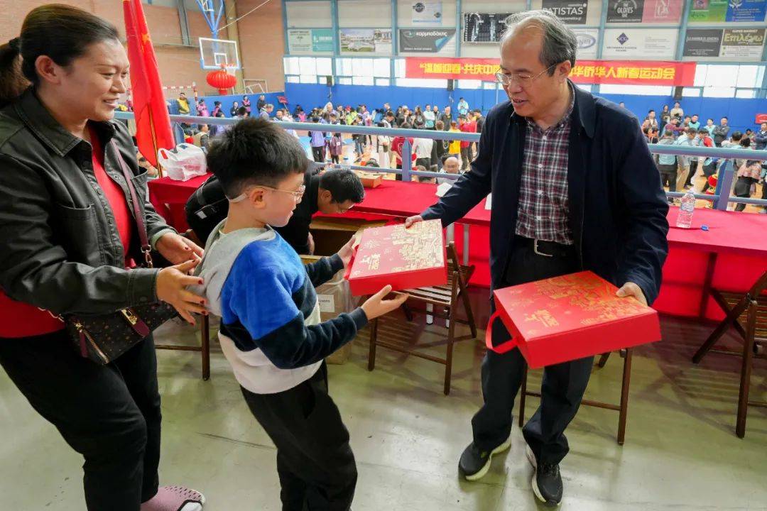 夕茜,朱云,张美雄,陈汉勇,凤伟,高峰,华伟,陈希娅,卢丽红,张妙涵,nora