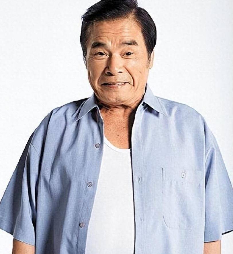 71岁影帝曾妻妾成群,6个女人侍一夫,71岁宝刀未老再娶7房娇妻_雷洪