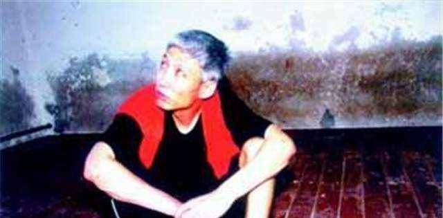 "教父"刘涌:与警察枪战,抽刘德华耳光,被捕时吞200颗安眠药_父母_儿子