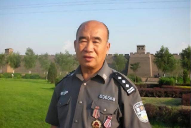 53岁的放羊老头,破格当上刑侦专家,只因有一独门绝技_马玉林_土匪