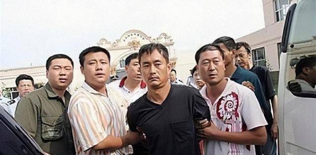 2006年,黑龙江工人被妻子举报,牵出3年前辽宁抢劫运钞车案大案_张显光