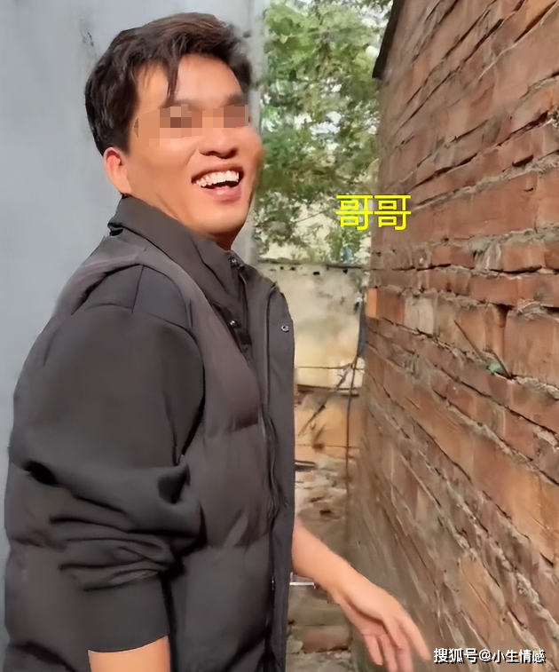 海南男子迎娶新娘归家,未婚兄姐角落窃喜:省钱免礼的幸福时刻_婚礼