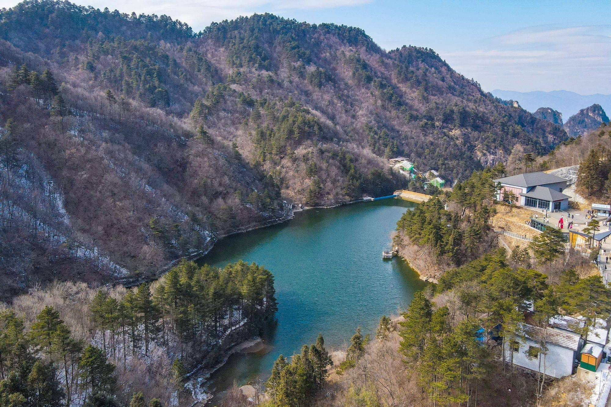 杭州临安大明山滑雪场,杭州首个户外滑雪场,带你解锁冬季的快乐_冰雪