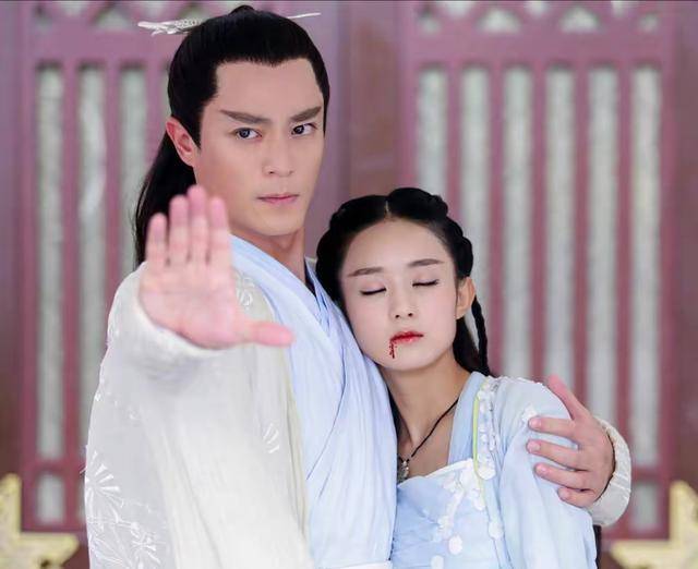 央视痛批票房惨淡,导演道歉,影版《花千骨》赵丽颖支持也没用_电影