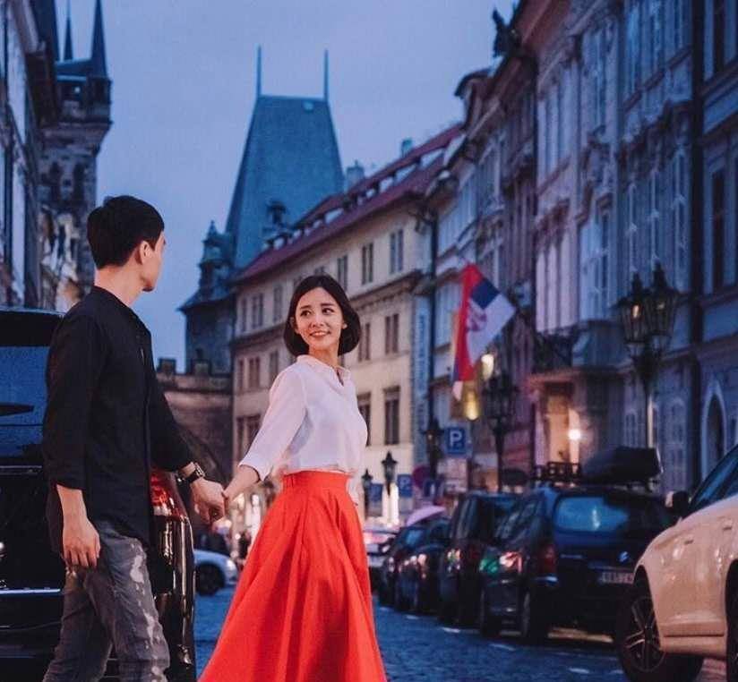 灿烈要当舅舅了?姐姐朴宥拉晒照,微隆小腹引猜测_裙子_显得_照片