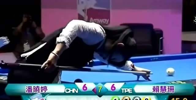 体坛尴尬瞬间,丁宁忘穿"裙子",张豆豆挺身材照,而她