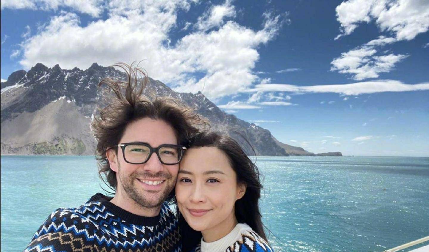 陈法拉生日探店吃火锅,婚戒闪亮出镜镶满钻石,法籍老公会疼人_时候