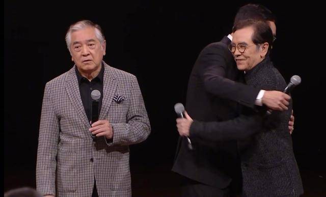 姜大卫尔冬升兄弟三代同堂新春团拜!