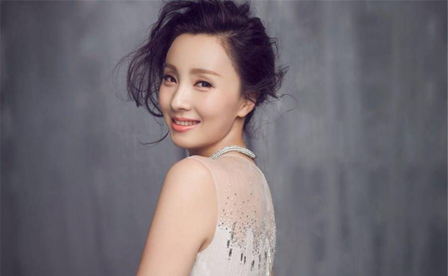 陶虹节目一句话登上热搜在这么多年以来,周迅和陶虹无疑从一位小女生