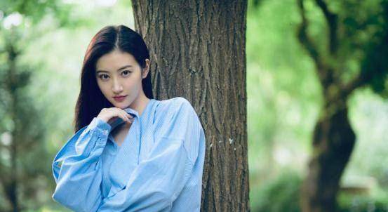 出道资源逆天,"人间富贵花"景甜为什么就是捧不红?_舞蹈_因为_活动