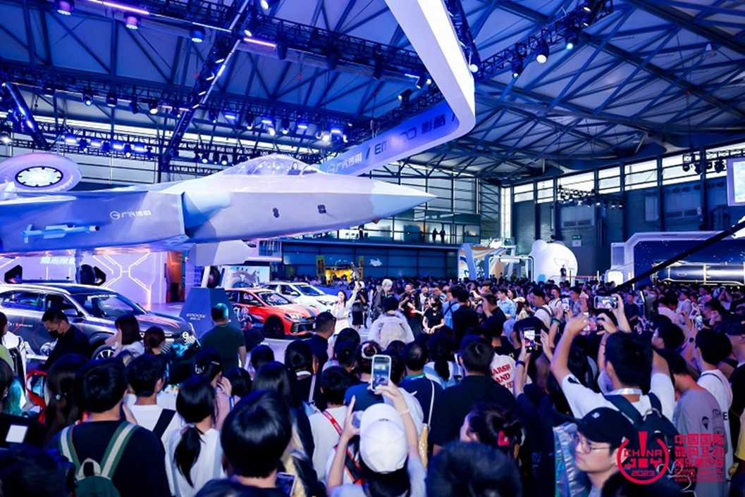 顶流coser,ip 联动,玩转二次元,2024 chinajoy 智能出行展区价值凸显!