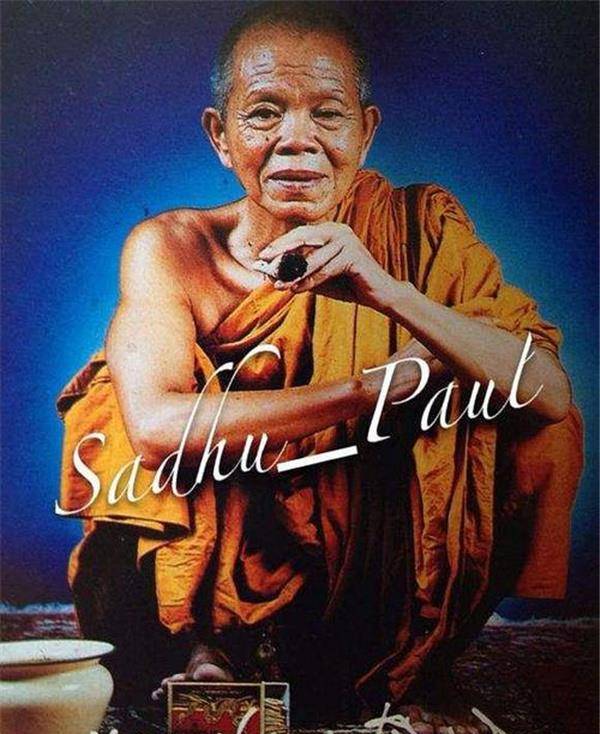 "蹲神圣僧"龙婆坤:一生捐60亿,泰王向他下跪,送葬队伍长32里_佛教