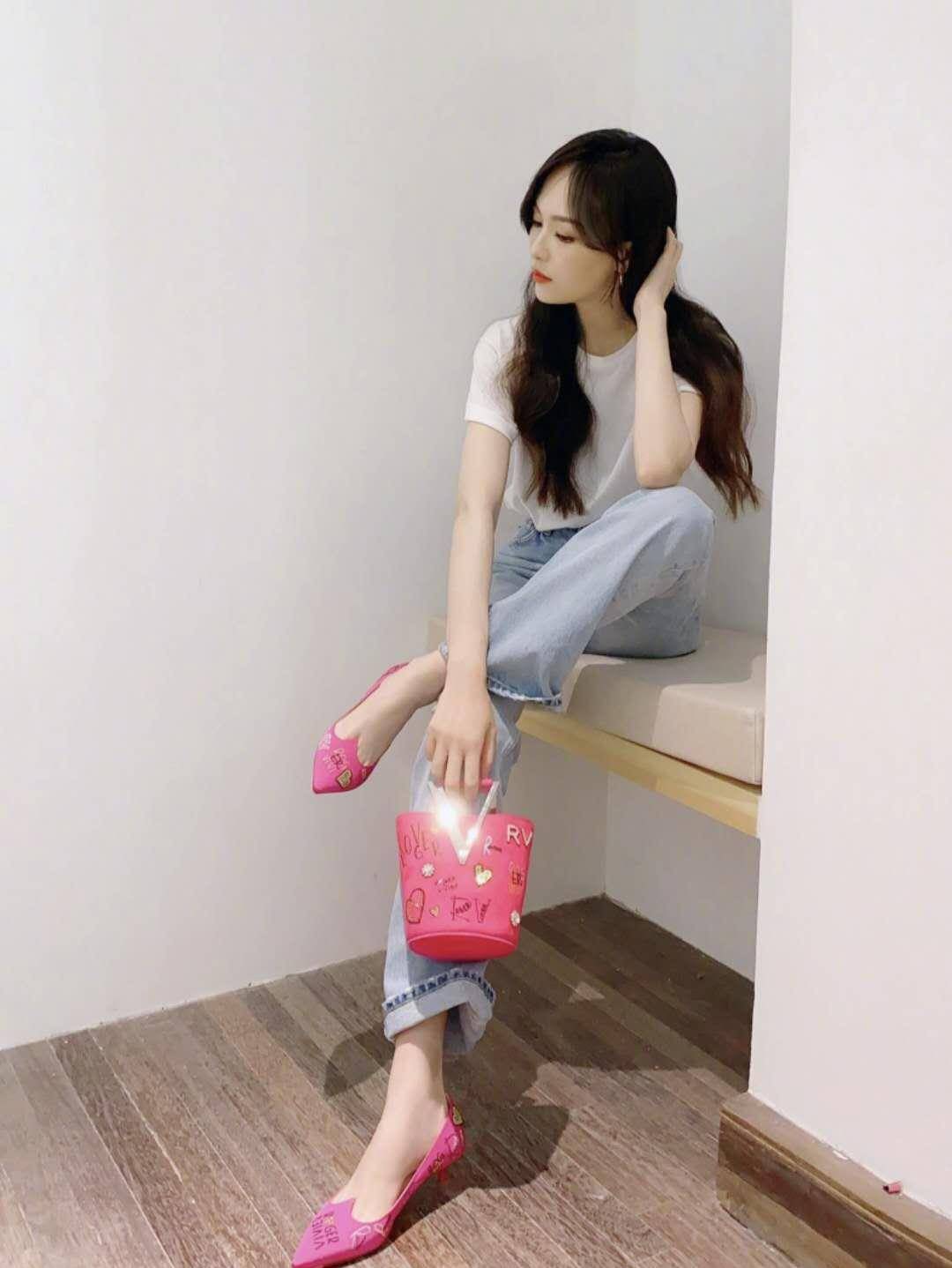 唐嫣婚房内部公开,全身粉美,是偷穿了女儿的袜子吗?_罗晋_照片_作品