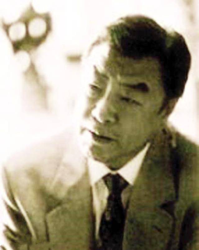 "话剧皇帝"项堃葬礼:不要灵堂不要墓地,六小龄童,卢奇悼念_阮斐_张