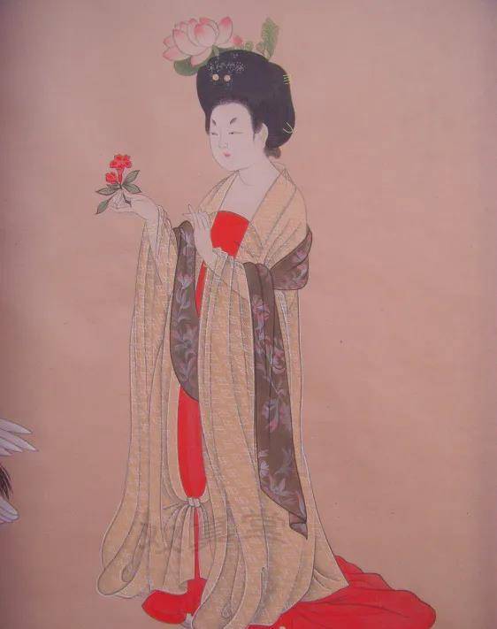 之所以说唐朝以肥胖为美,证据除了杨贵妃的传闻,另外就是唐代的宫廷