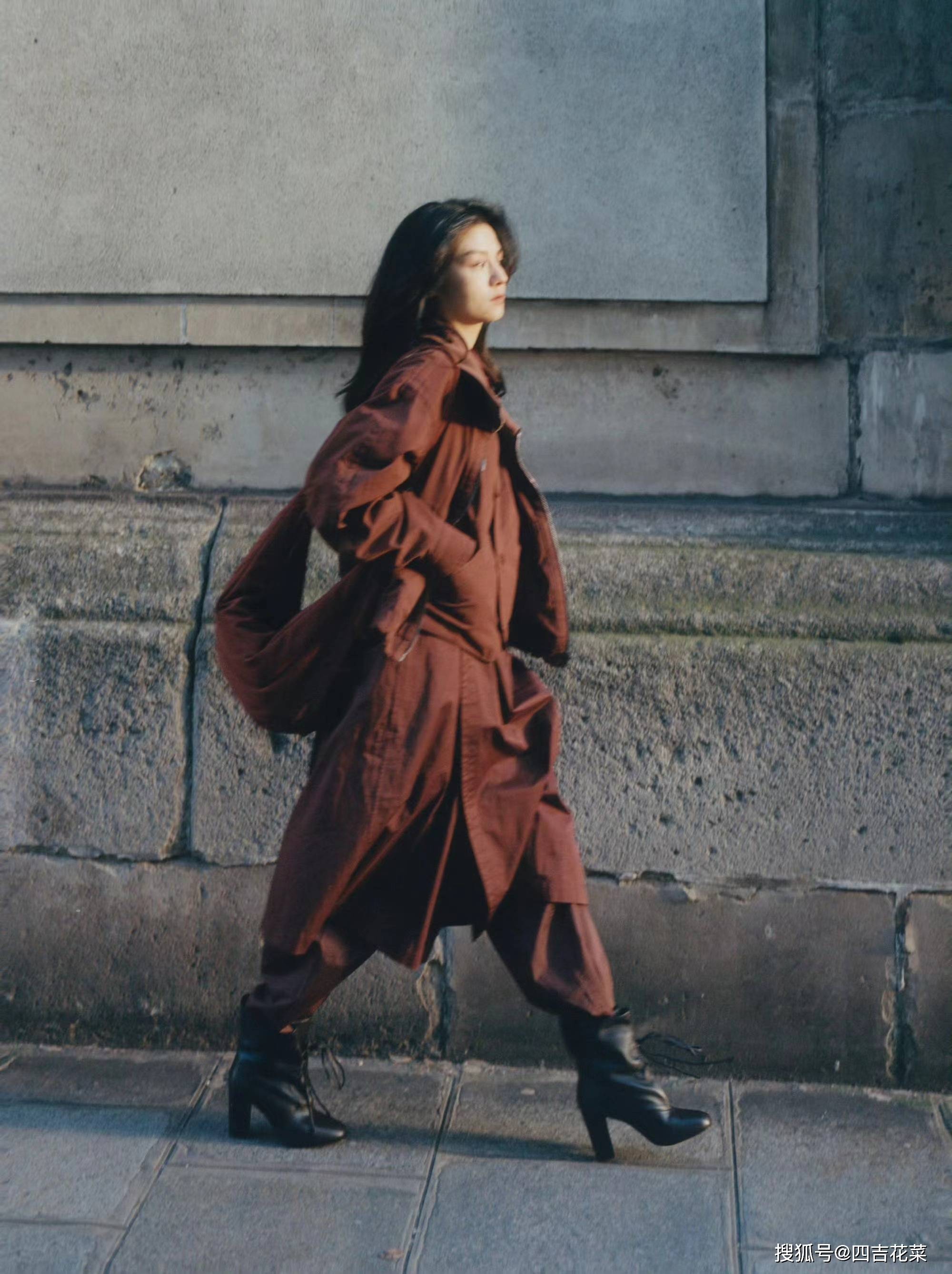 2024年学lemaire和sarah,从里到外只穿一个颜色_休闲_衬衫_黑色