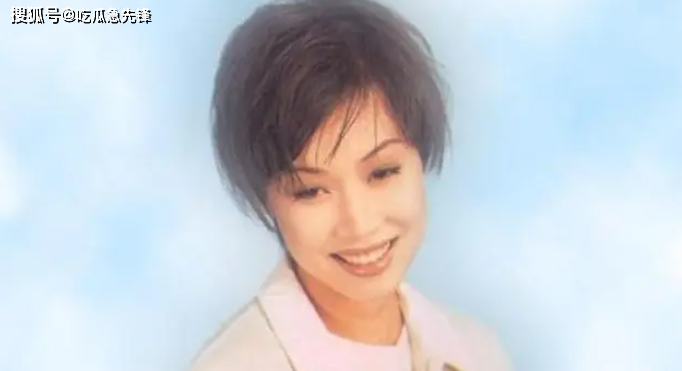 彭羚不仅是一位杰出的歌手,更是一位充满智慧和勇气的女性.