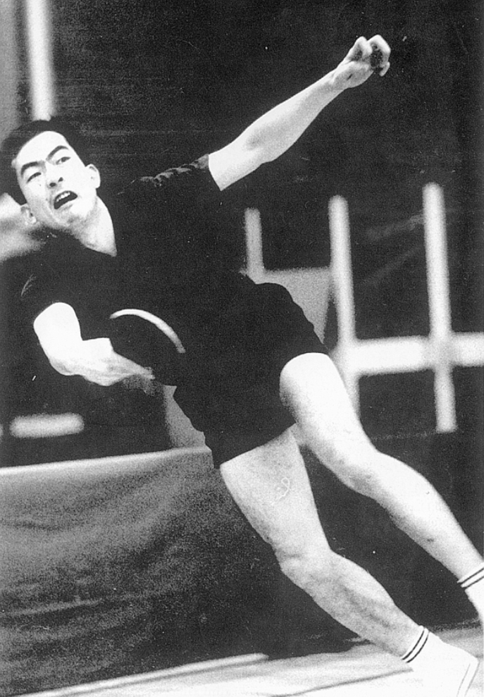 "乒坛名将"梁戈亮:让癌症母亲活到81岁,车祸后与妻子回国定居_乒乓球