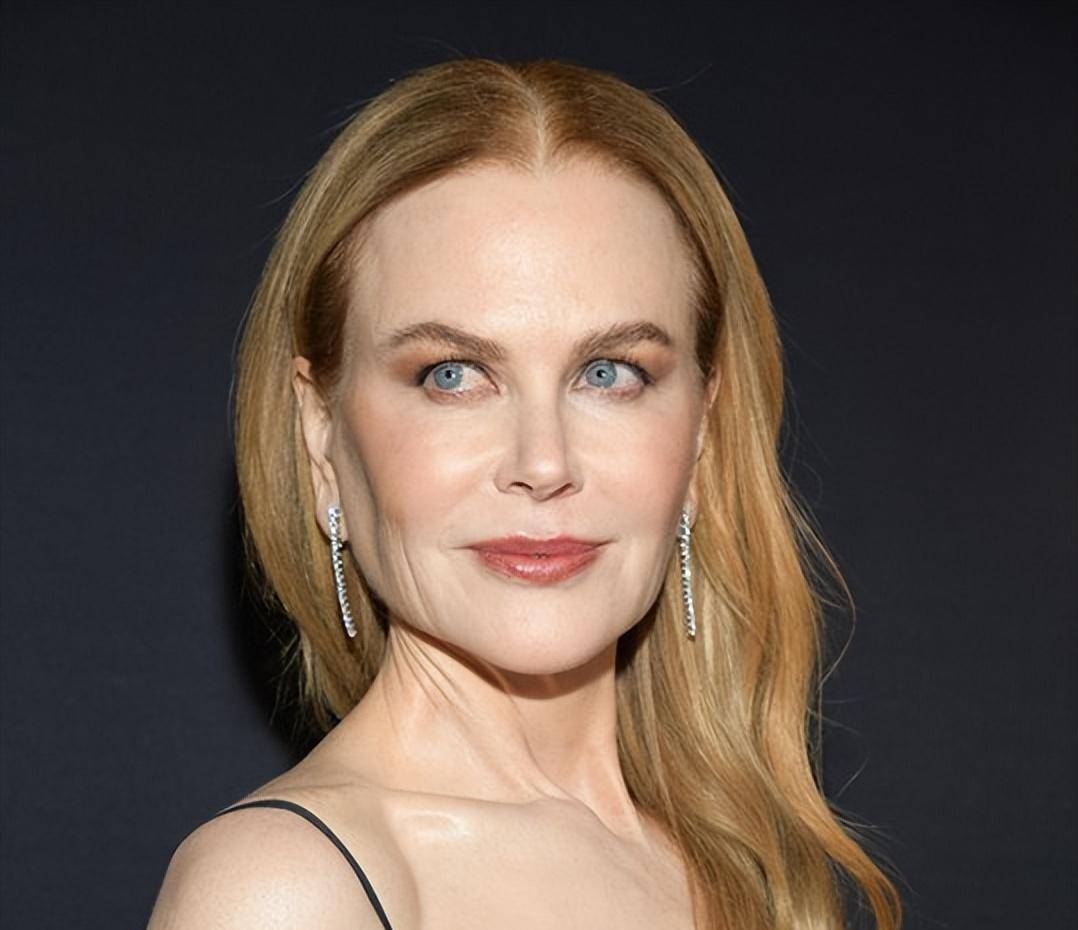 妮可·基德曼:56岁不老,俩女儿亭亭玉立肤白貌美,小女儿很像她_阿汤哥